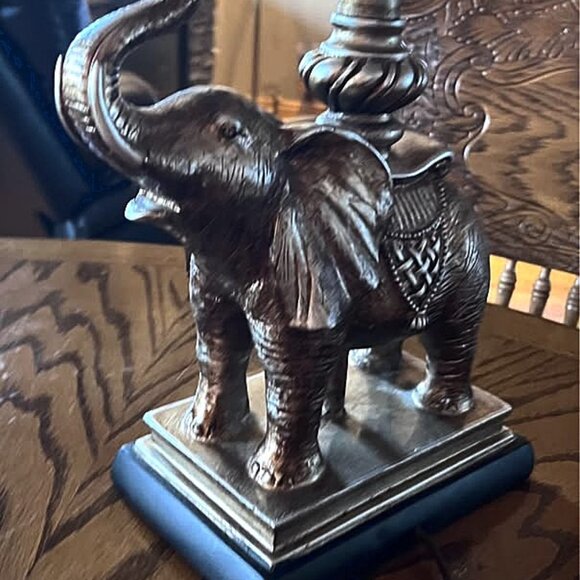 VINTAGE Elephant Table Lamp Gold Pewter Brushed tones square lampshade 25" high - Picture 9 of 12